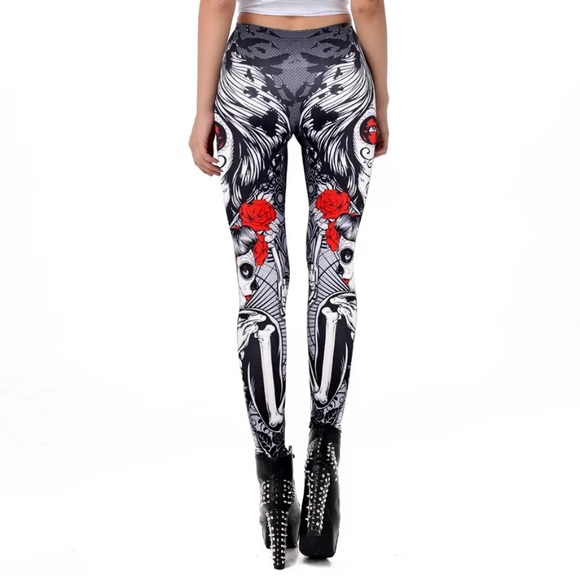 Dark Roses Leggings - Picture 3 of 6